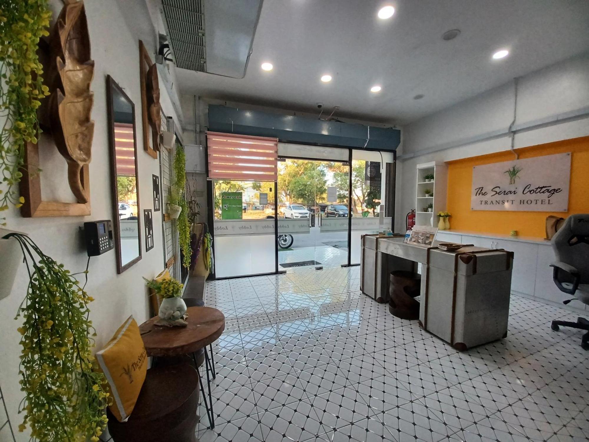 The Serai Cottage Transit Hotel Kampong Gong Badak Exterior foto