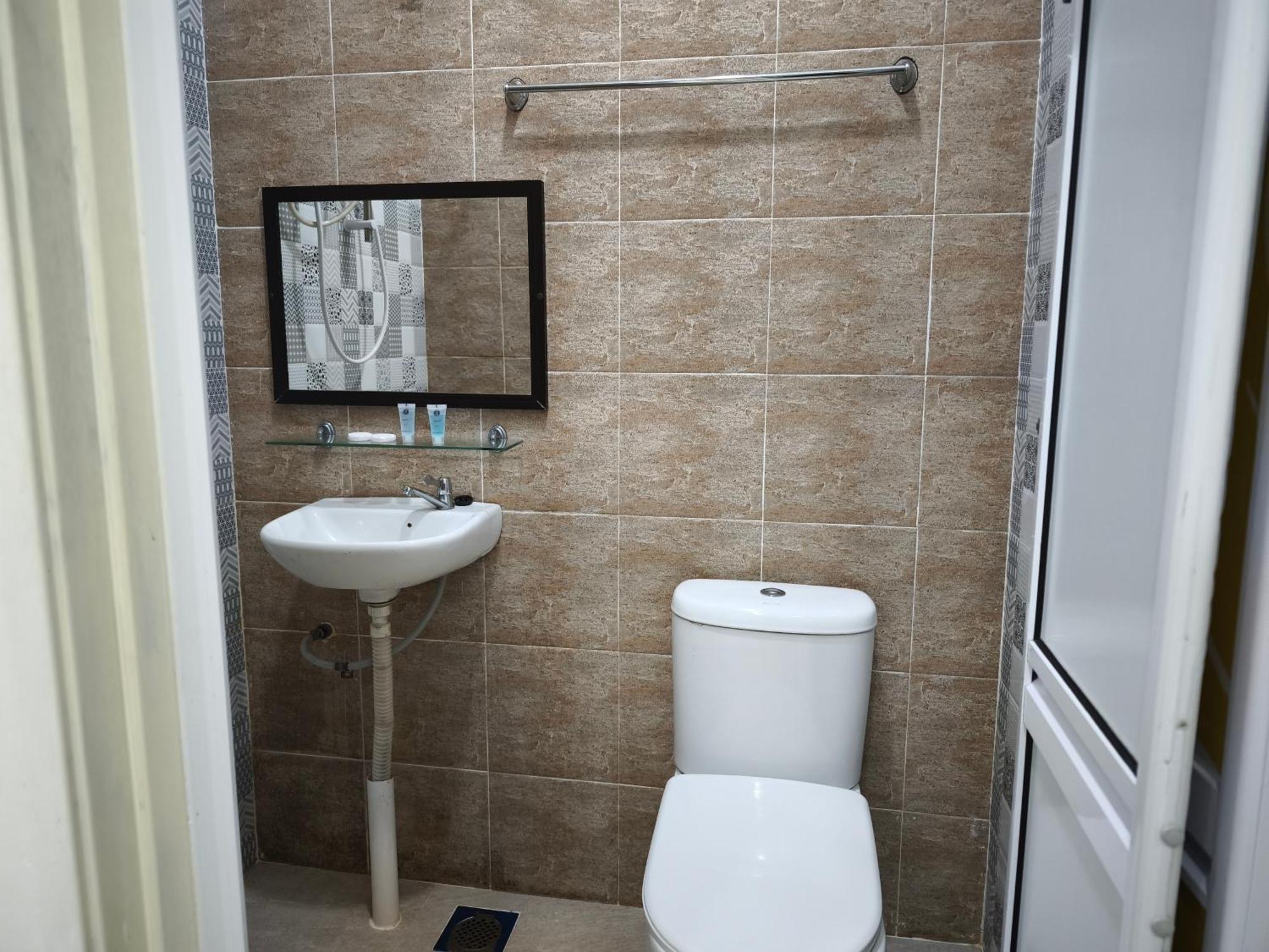 The Serai Cottage Transit Hotel Kampong Gong Badak Zimmer foto