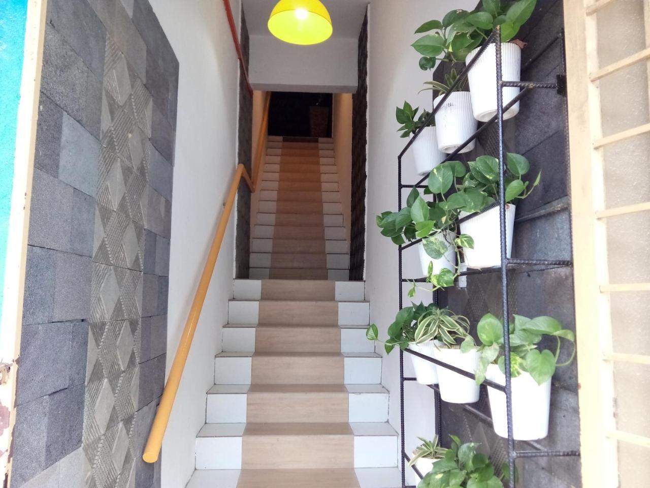 The Serai Cottage Transit Hotel Kampong Gong Badak Exterior foto