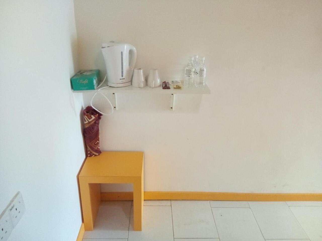 The Serai Cottage Transit Hotel Kampong Gong Badak Exterior foto