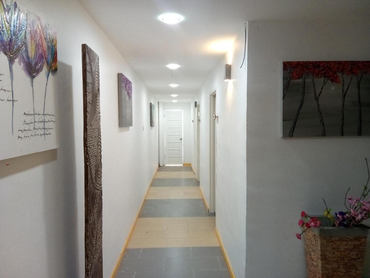 The Serai Cottage Transit Hotel Kampong Gong Badak Exterior foto
