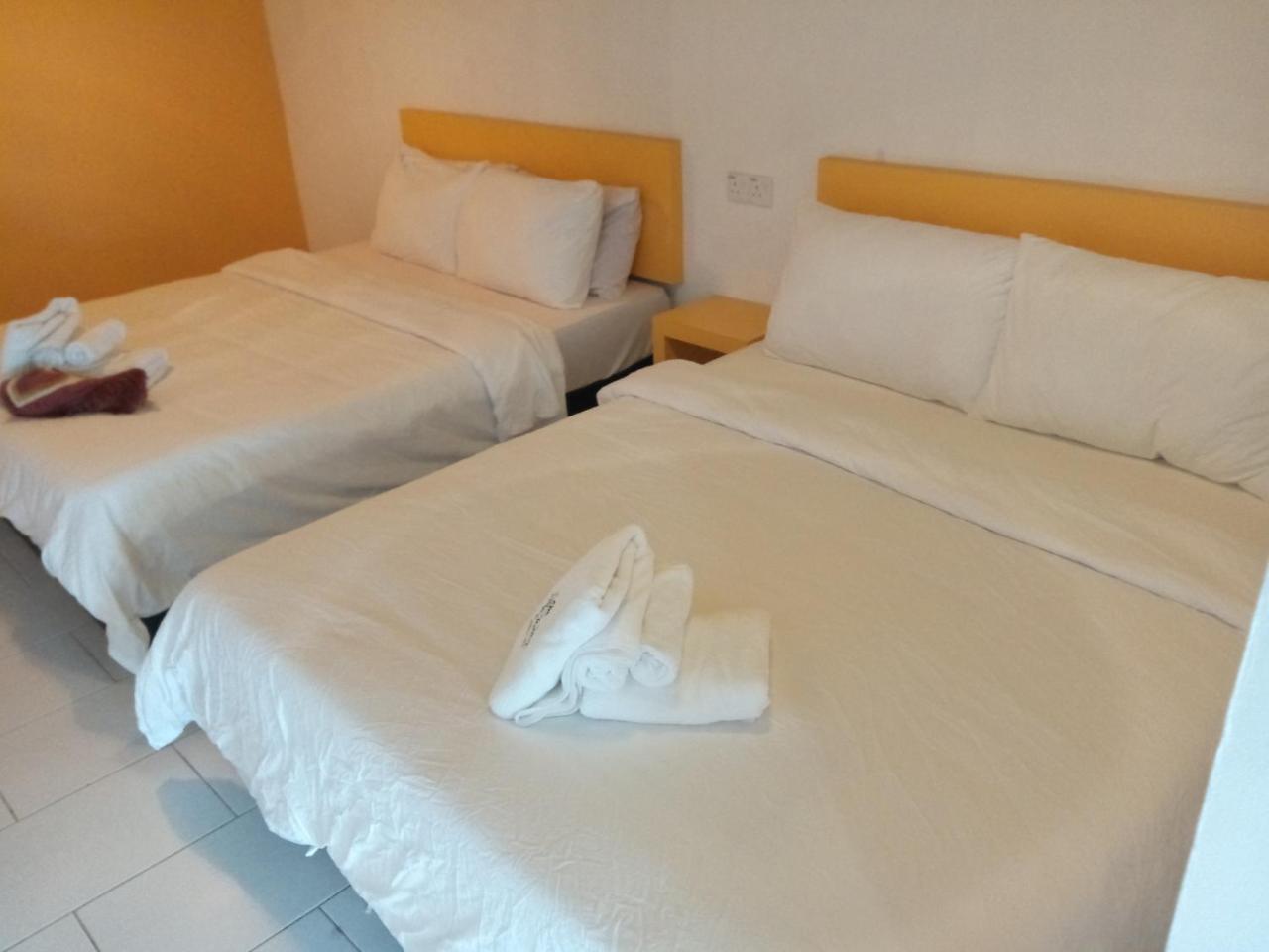 The Serai Cottage Transit Hotel Kampong Gong Badak Exterior foto